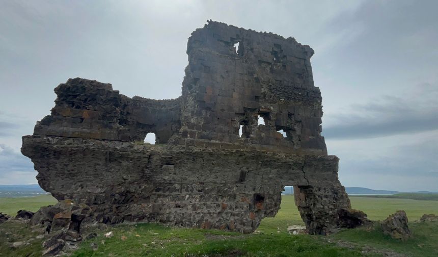 Kars'taki bin yıllık Kız Kalesi yok olma tehlikesiyle karşı karşıya