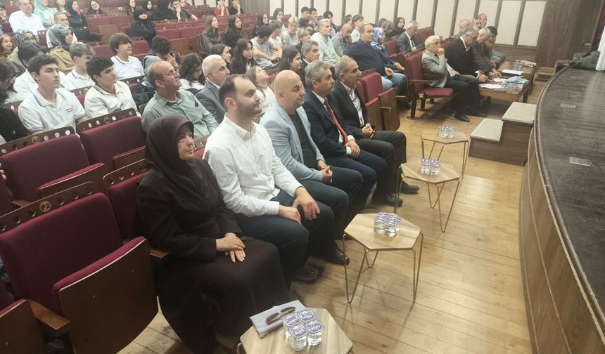 Hikmet Şahin Anısına Düzenlenen Bilgi Yarışmasında Duygusal Anlar
