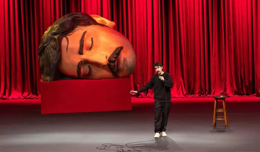 Deniz Göktaş’ın Stand-Up Gösterisinden Kesitlere Erişim Engeli