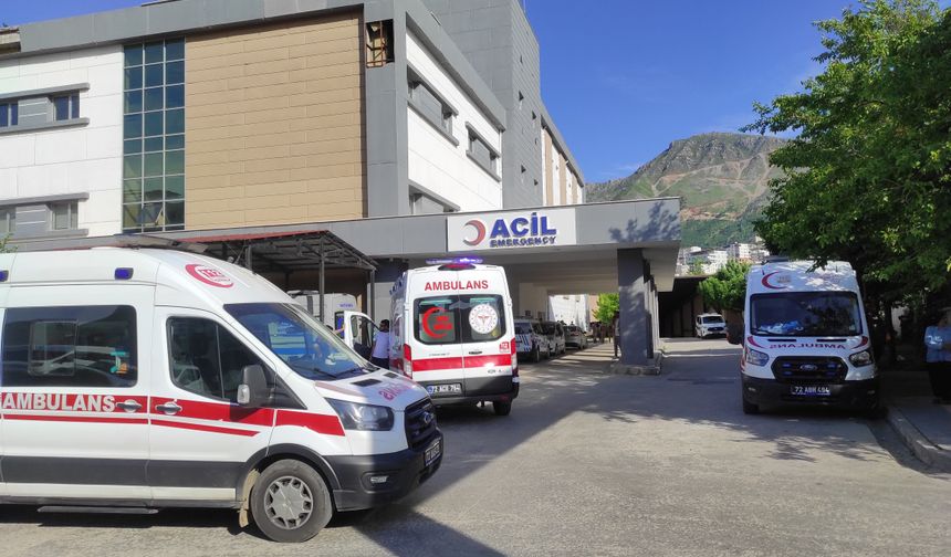 İki Aile Arasında Kavgada Taşlar ve Sopalar Havada Uçuştu