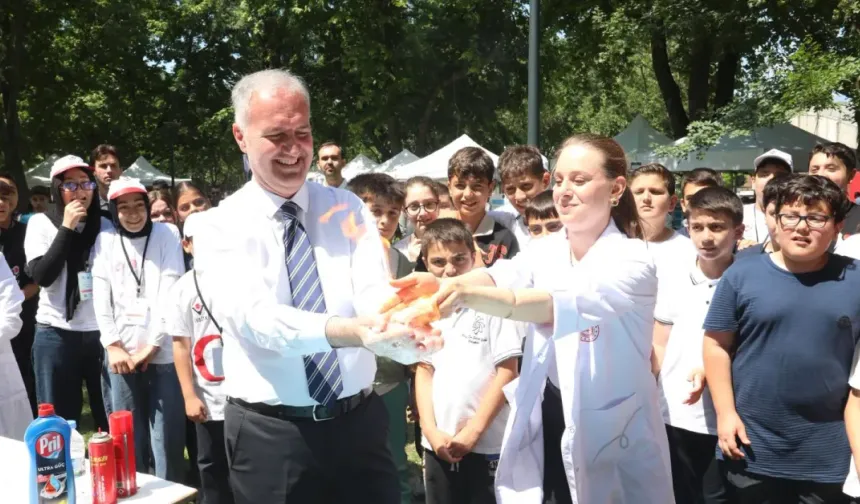 İnegöl’de Bilim Şöleni: 210 Öğrencinin Hazırladığı 73 Proje Sergilendi