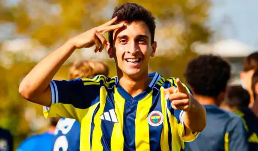 Fenerbahçe’de Yaprak Dökümü: İki İsim Gidiyor, Üçüncüsü Yolda