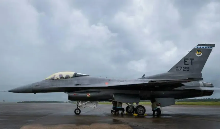 Yapay Zekâ Kontrollü F-16 İlk Kez Başarıyla Uçtu! Savaş Uçaklarında Yeni Dönem Başlıyor