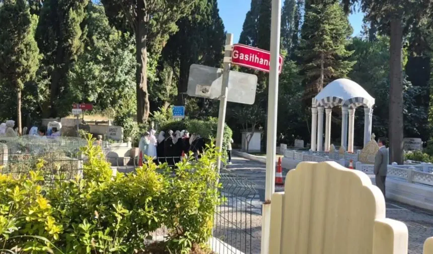 Arif Ahmet Denizolgun’un Mezarı Açılacak! Cemaat Mensupları Kabir Başında Toplandı