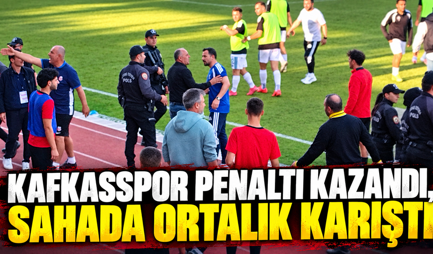 Kafkasspor penaltı kazandı, saha bir anda karıştı