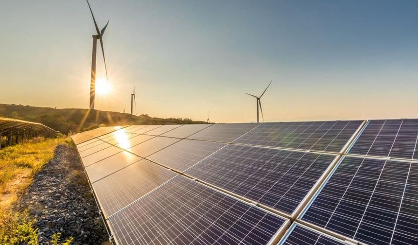 Güneş ve Rüzgardan Rekor Elektrik Üretimi! Türkiye Ağustos'ta Tarihi Zirveye Ulaştı!