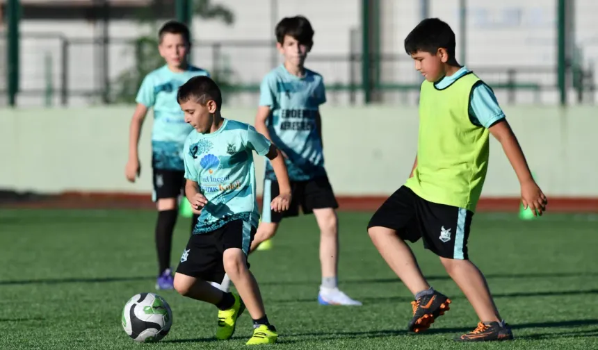 İnegöl Kafkasspor Bursa'da büyüyor! Üçüncü futbol okulu açıldı