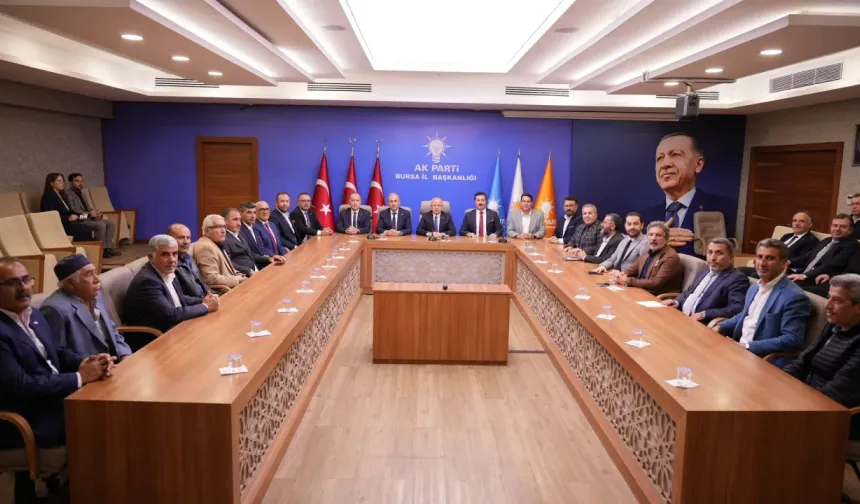 Yenişehir’de iki belediye meclis üyesi AK Parti’ye katıldı