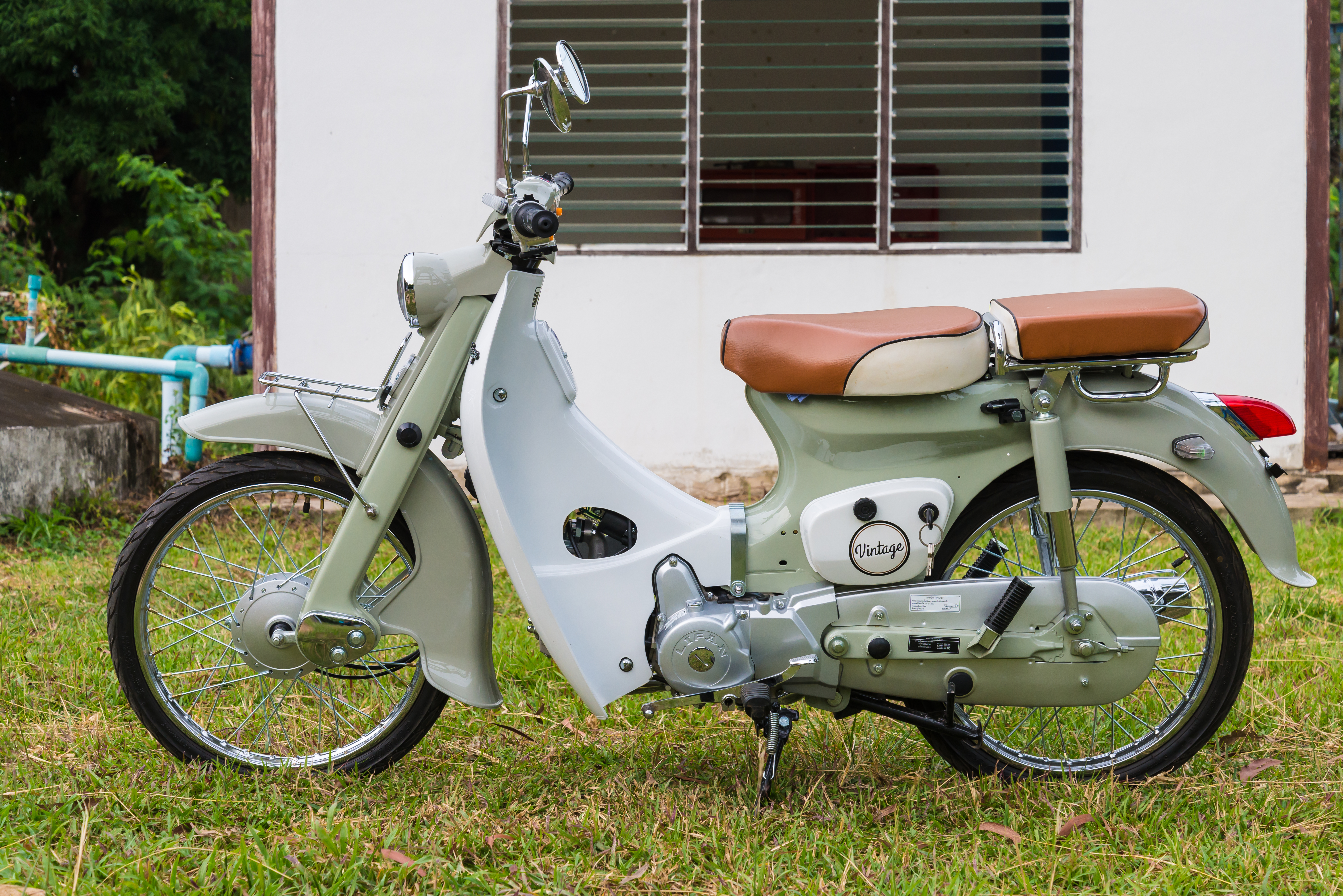 classic-old-motorcycle-vintage