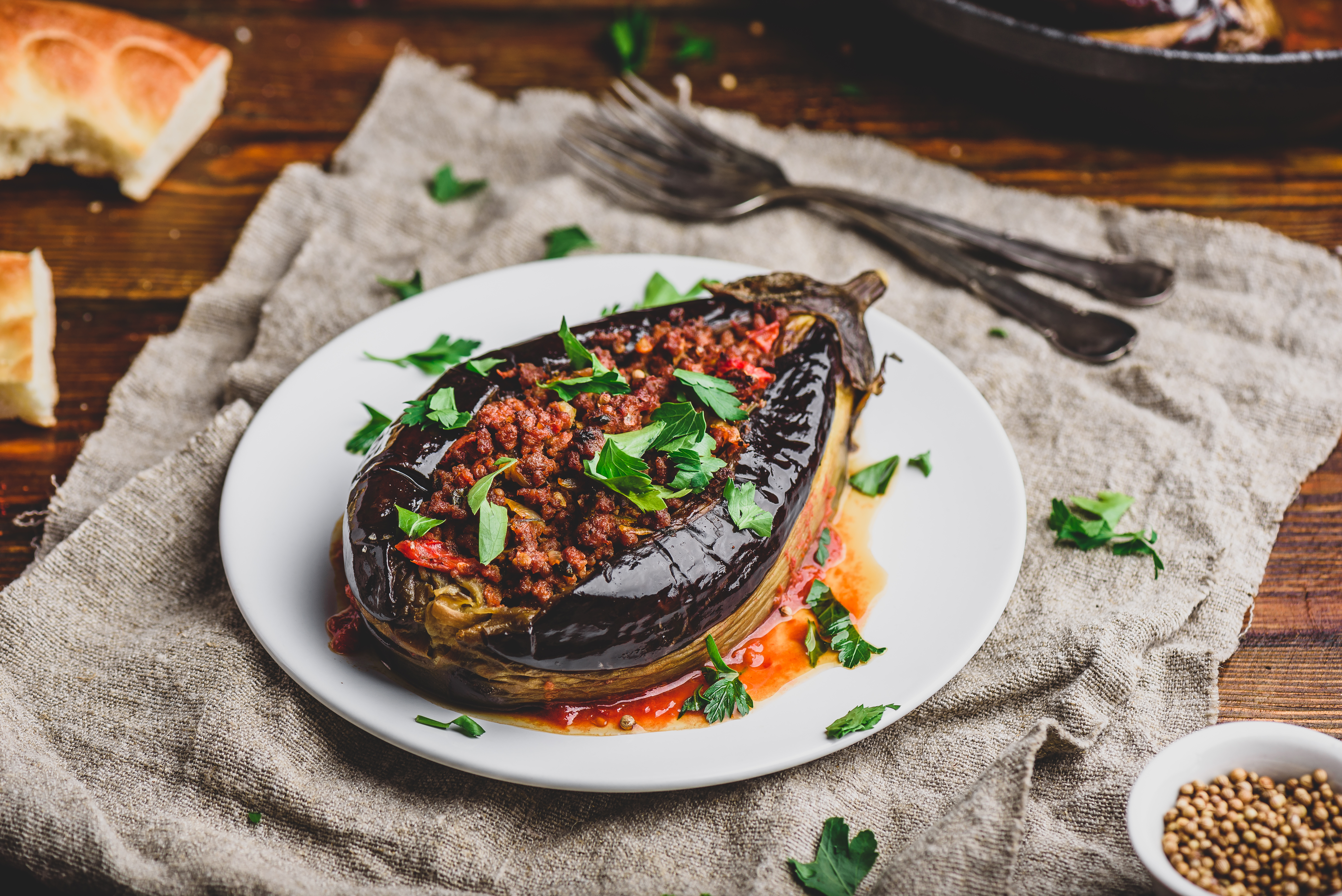 eggplant-stuffed-with-ground-beef-tomatoes