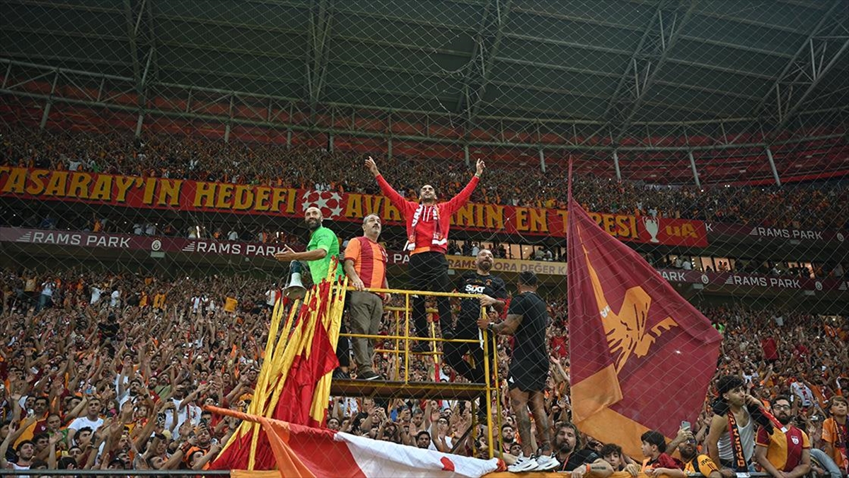 AA-20230820-31954259-31954258-GALATASARAY_YENI_TRANSFERI_ZIYECHI_TANITTI