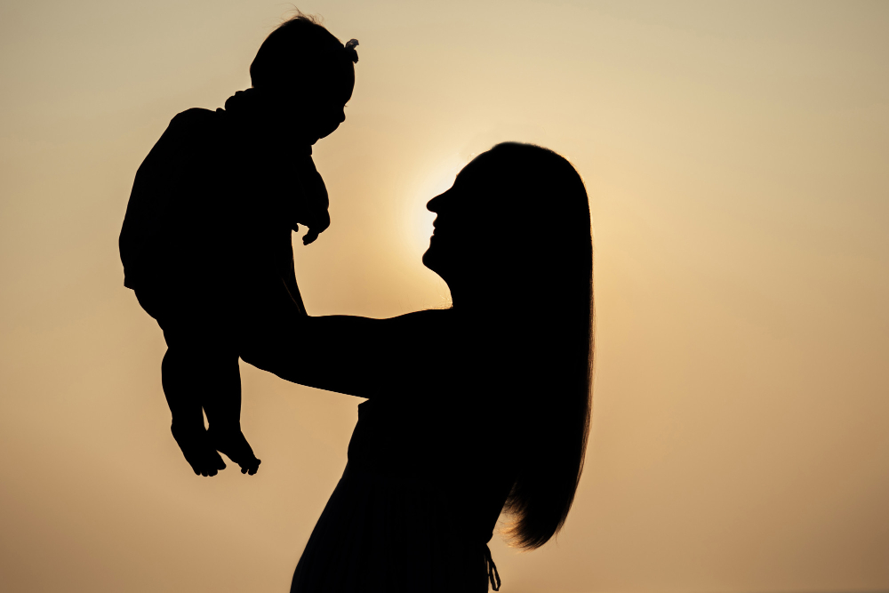 silhouette-mother-child