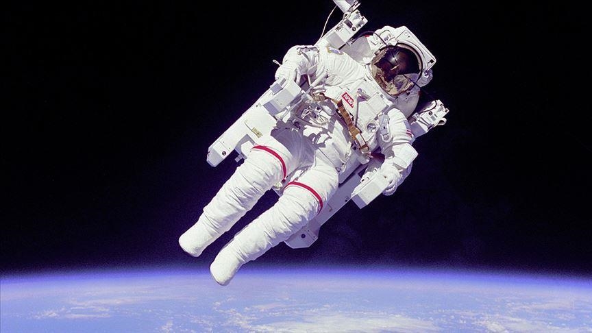 astronot uzay (3)