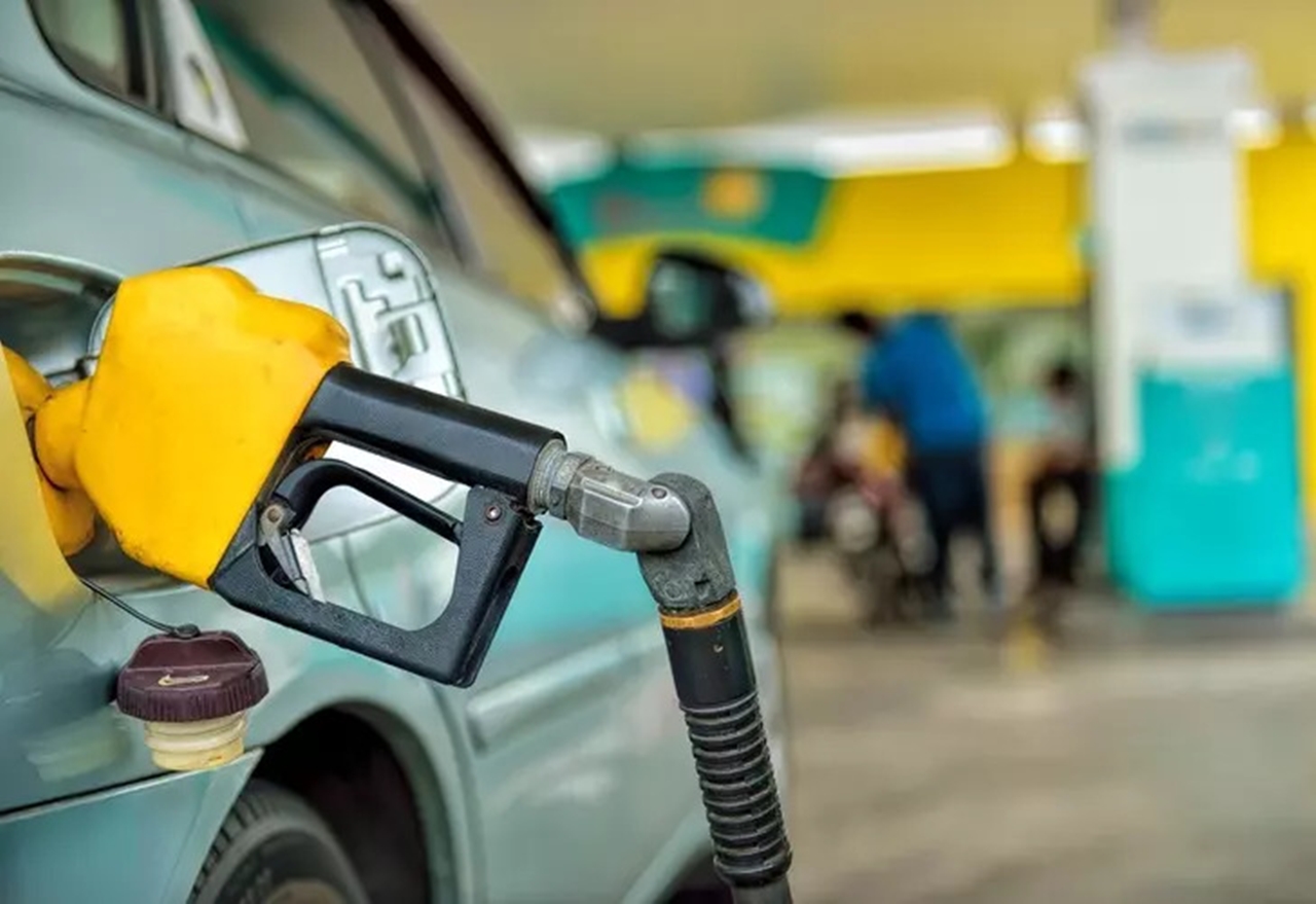 Motorin ve Benzine indirim geliyor mu?