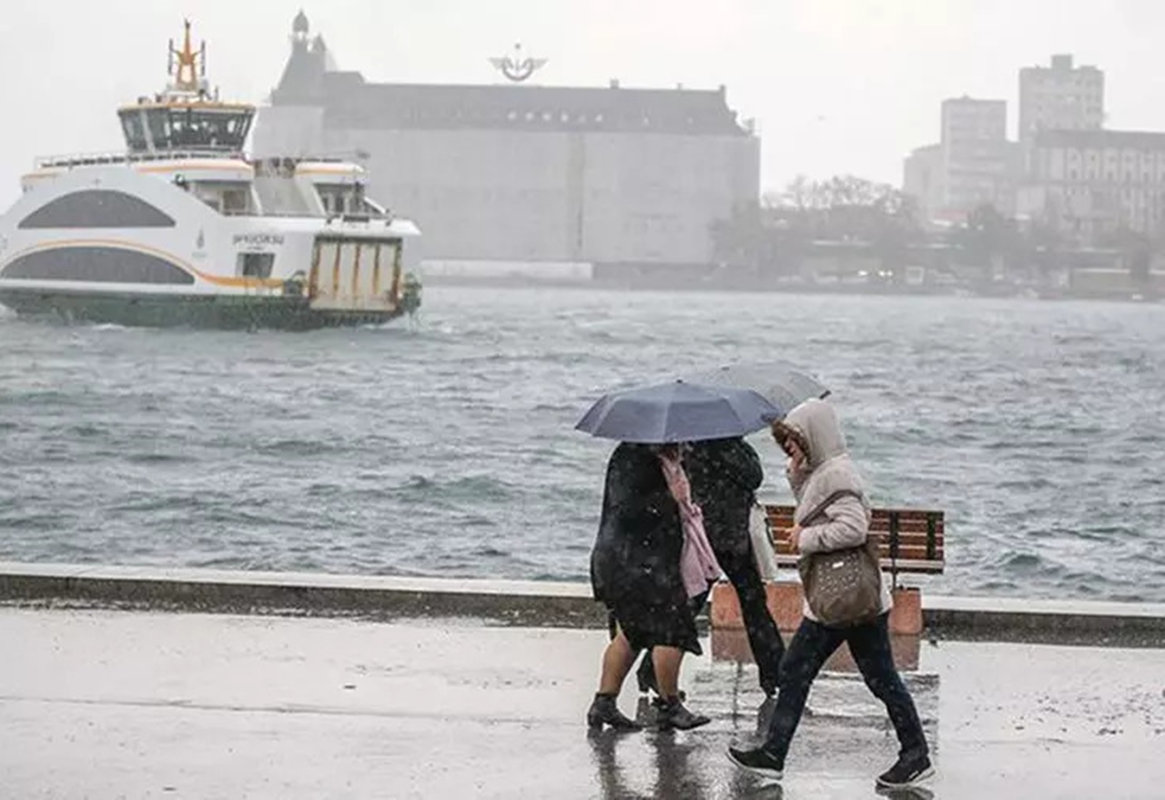 İstanbul'a tam fırtına geliyor aman dikkat