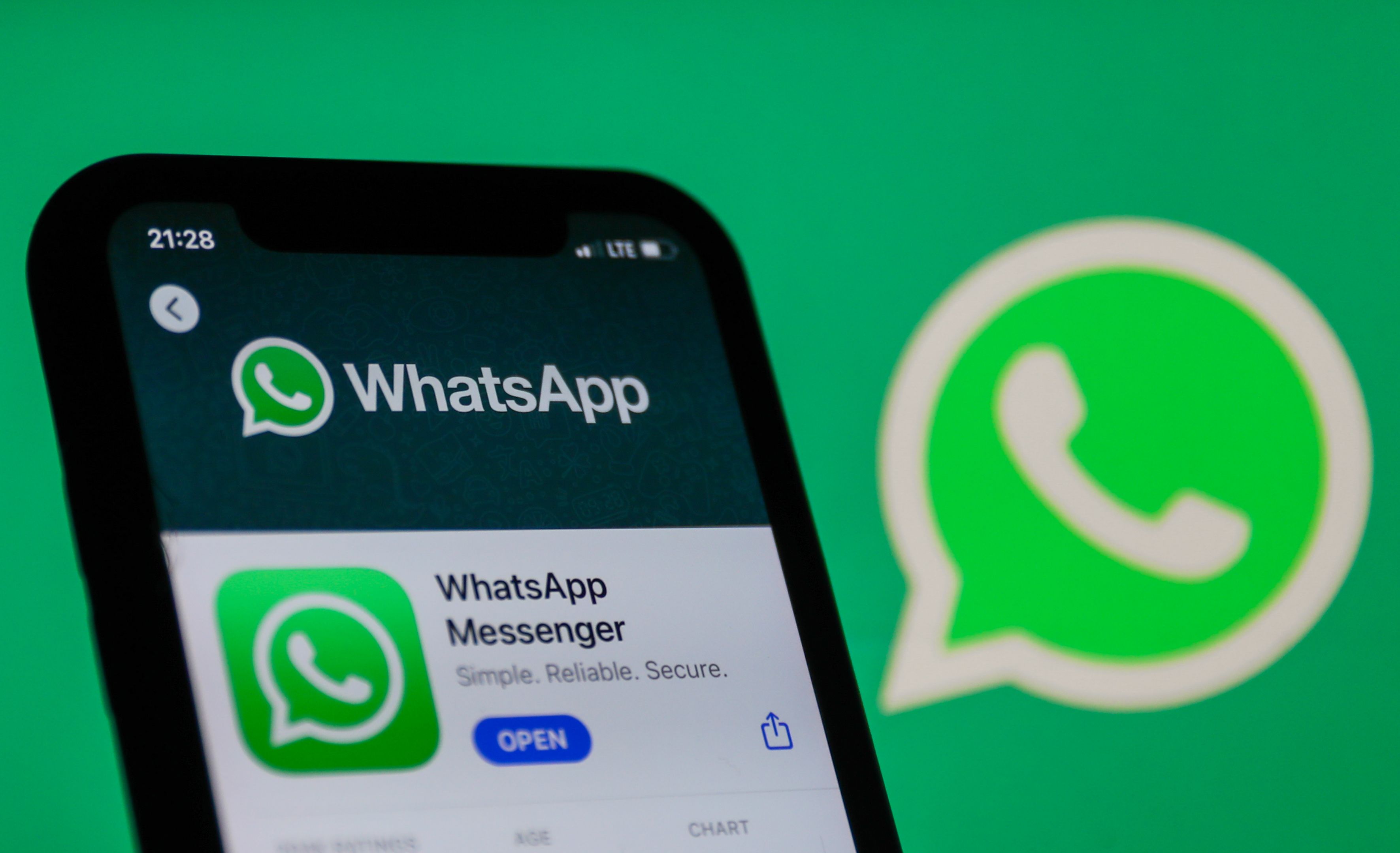 whatsapp-will-basically-stop-working-if-you-dont-accept-the_wmqx