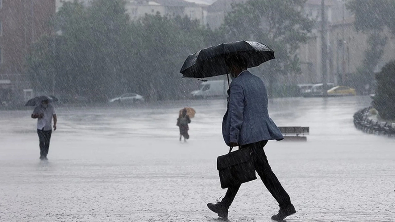 Meteorolojiden peş peşe uyarı: Kuvvetli fırtına ve sağanak 