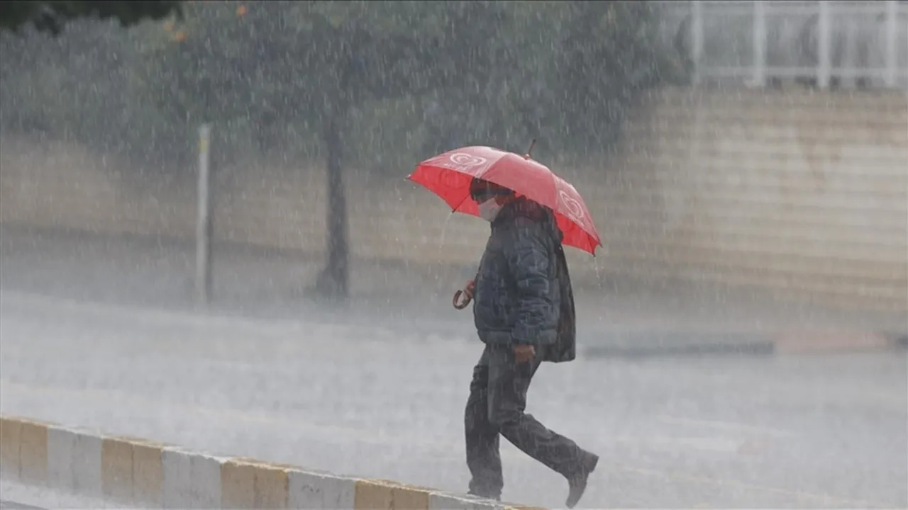 Meteorolojiden peş peşe uyarı: Kuvvetli fırtına ve sağanak 