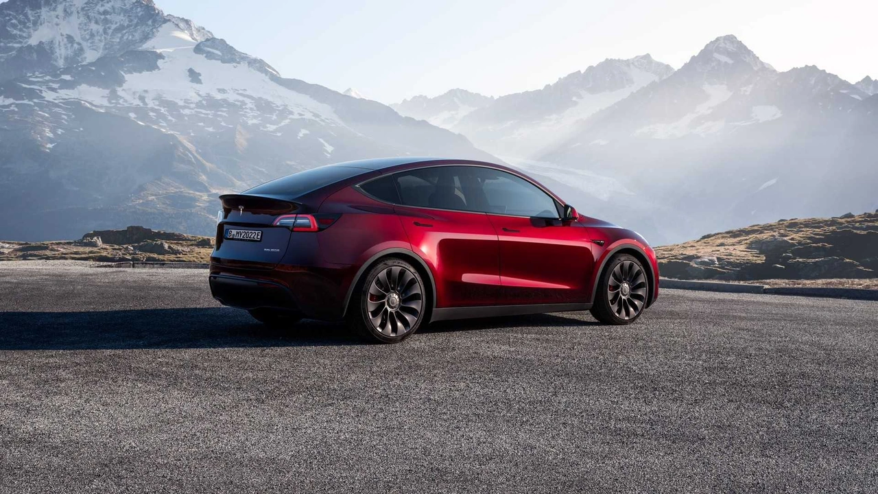 2023 Tesla Model Y 4 Zc Ei Cover