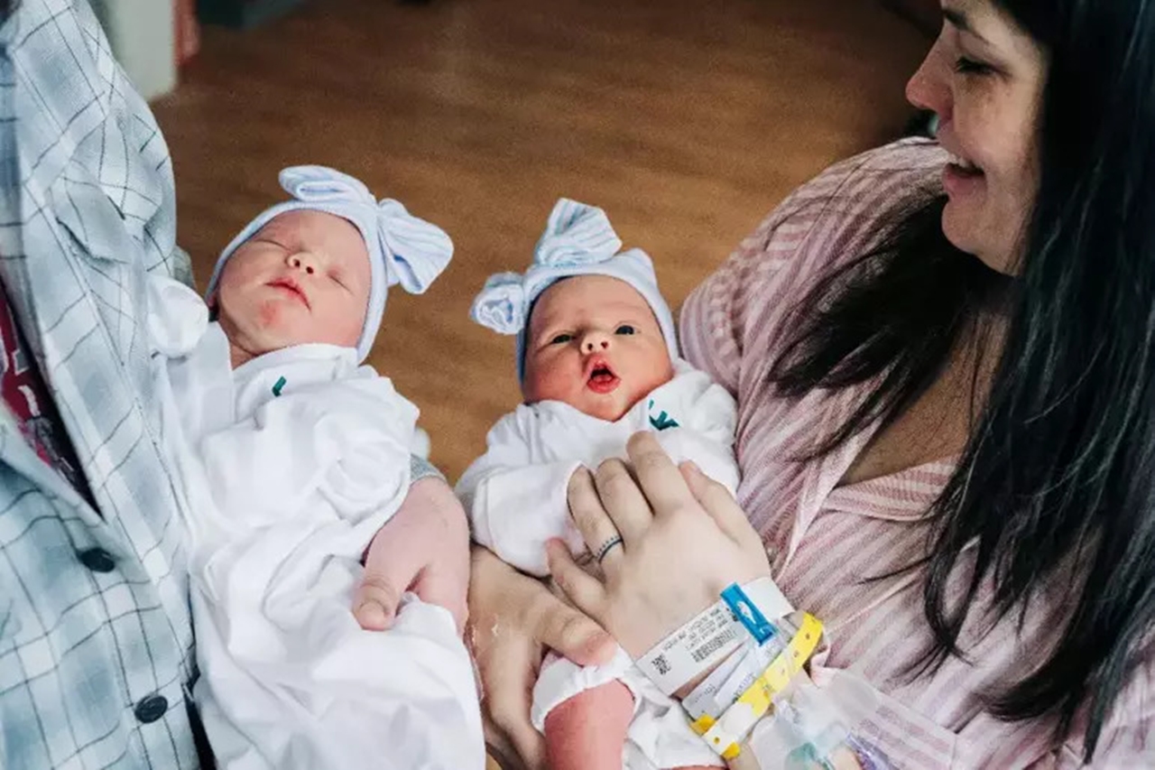 Olağanüstü bir durum: İki günde iki bebek doğurdu