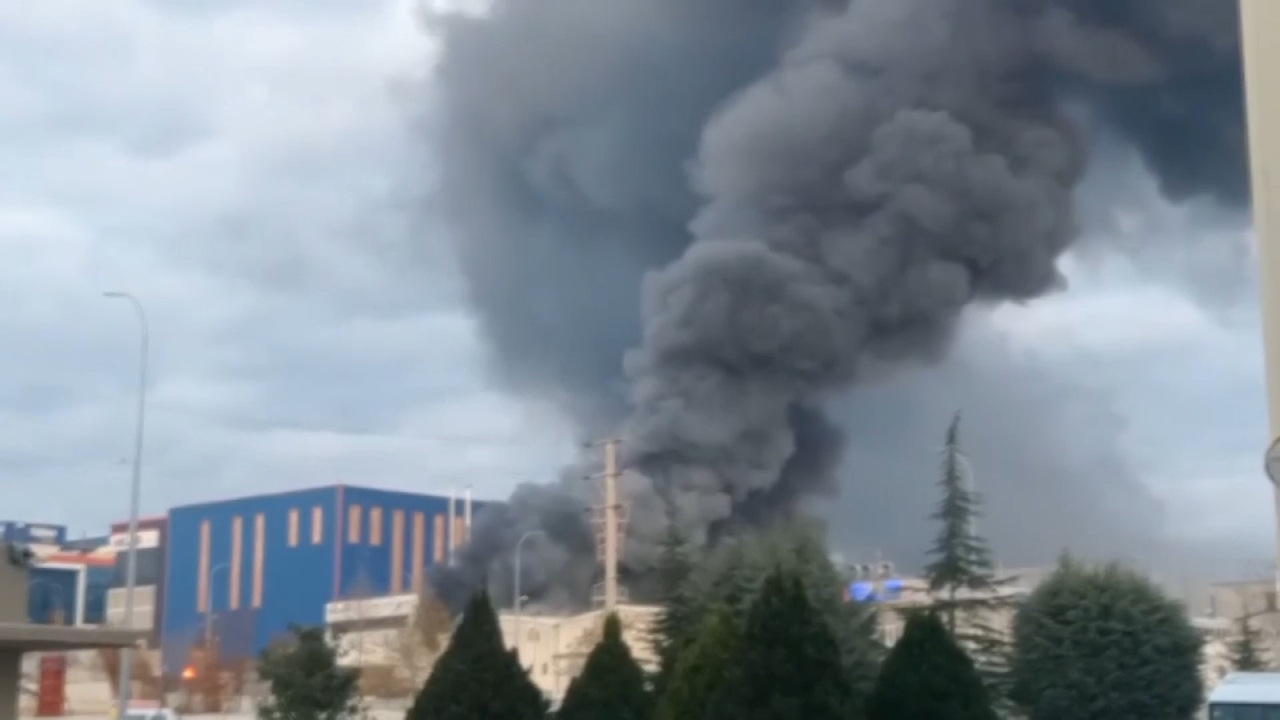 Bursa'da dev Fabrika yangını yürekler ağza geldi
