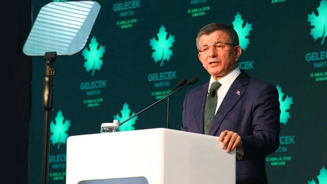 Ahmet Davutoğlu'ndan Ak Partiye Destek Sinyali