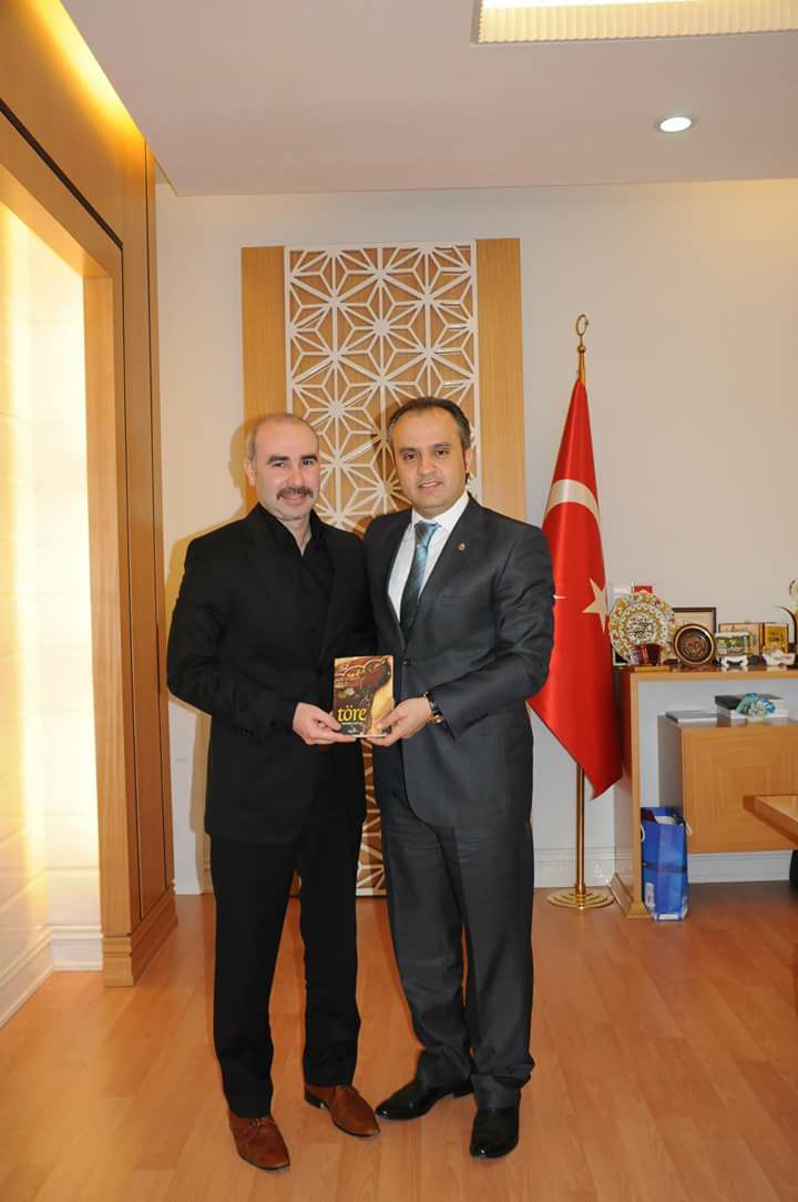 Hakim Yazar Omer Cavus (6)