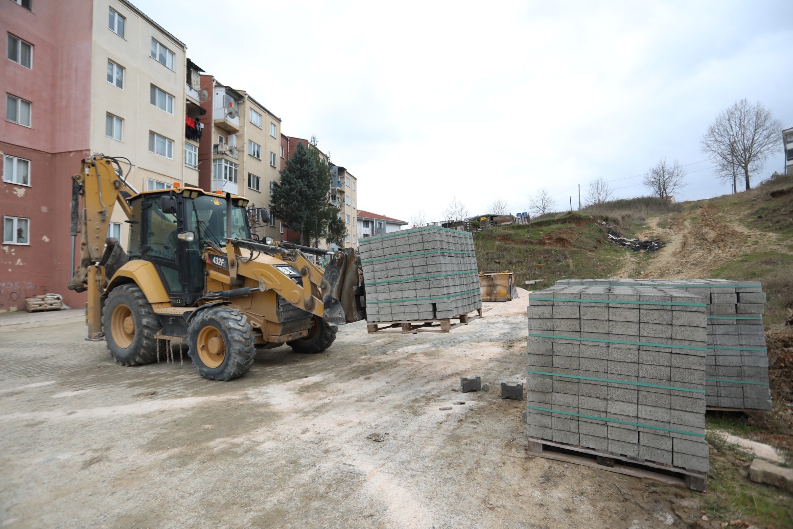 İnegöl’de Kaplama Çalışmaları Devam Ediyor