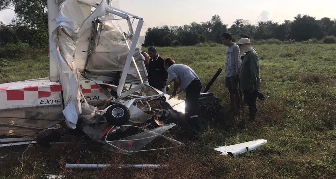 Tayland'da Feci Kaza Uçak Tarlaya Çakıldı