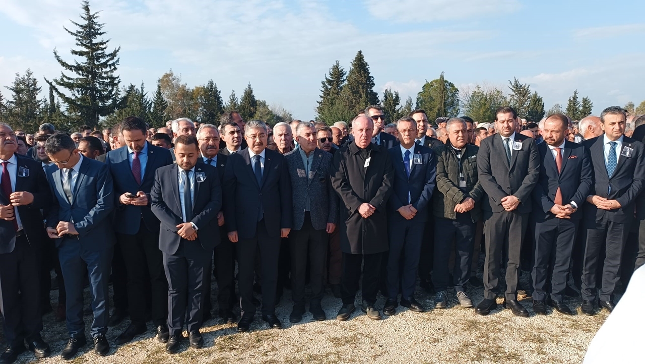 Siyaset Arenasında Derin İzler Bırakan CHP İl Başkanı Döğüşcü'nün Anısına Veda