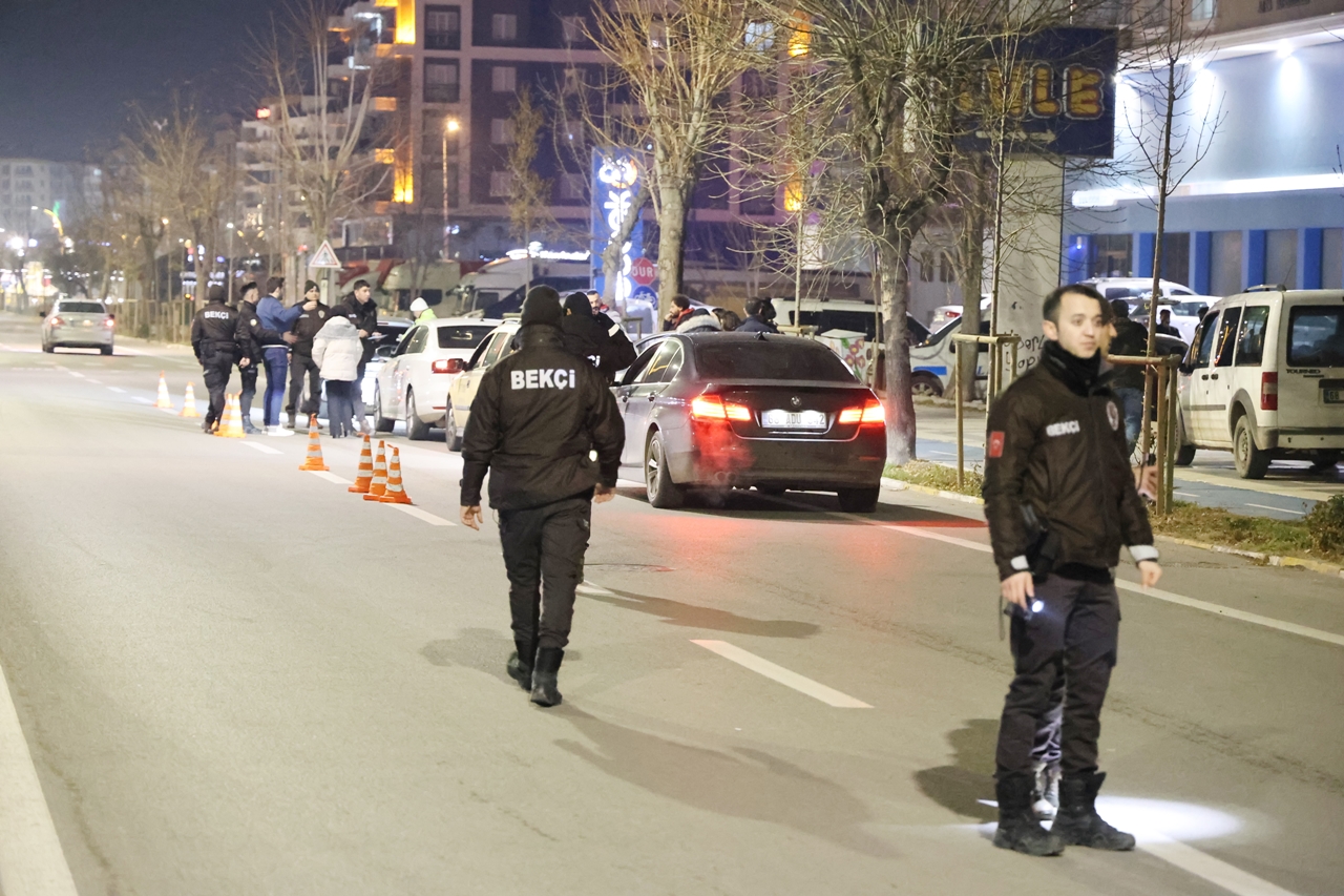 Aksaray polisinden şok uygulama