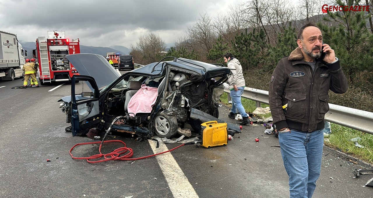 Feci Trafik Kazasında Bir Aile Yok Oldu