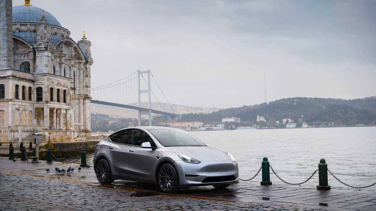 Tesla test sürüşü için Türkiye turuna çıkıyor