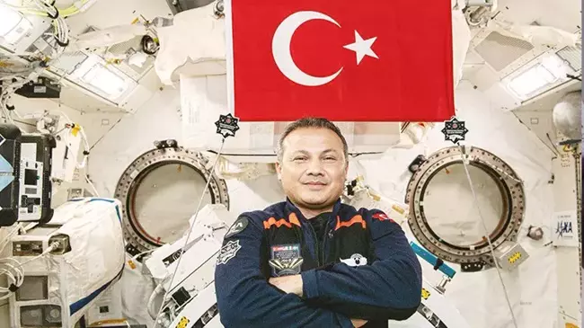 Türk Astronot Alper Gezeravcı Dünya'ya Döndü
