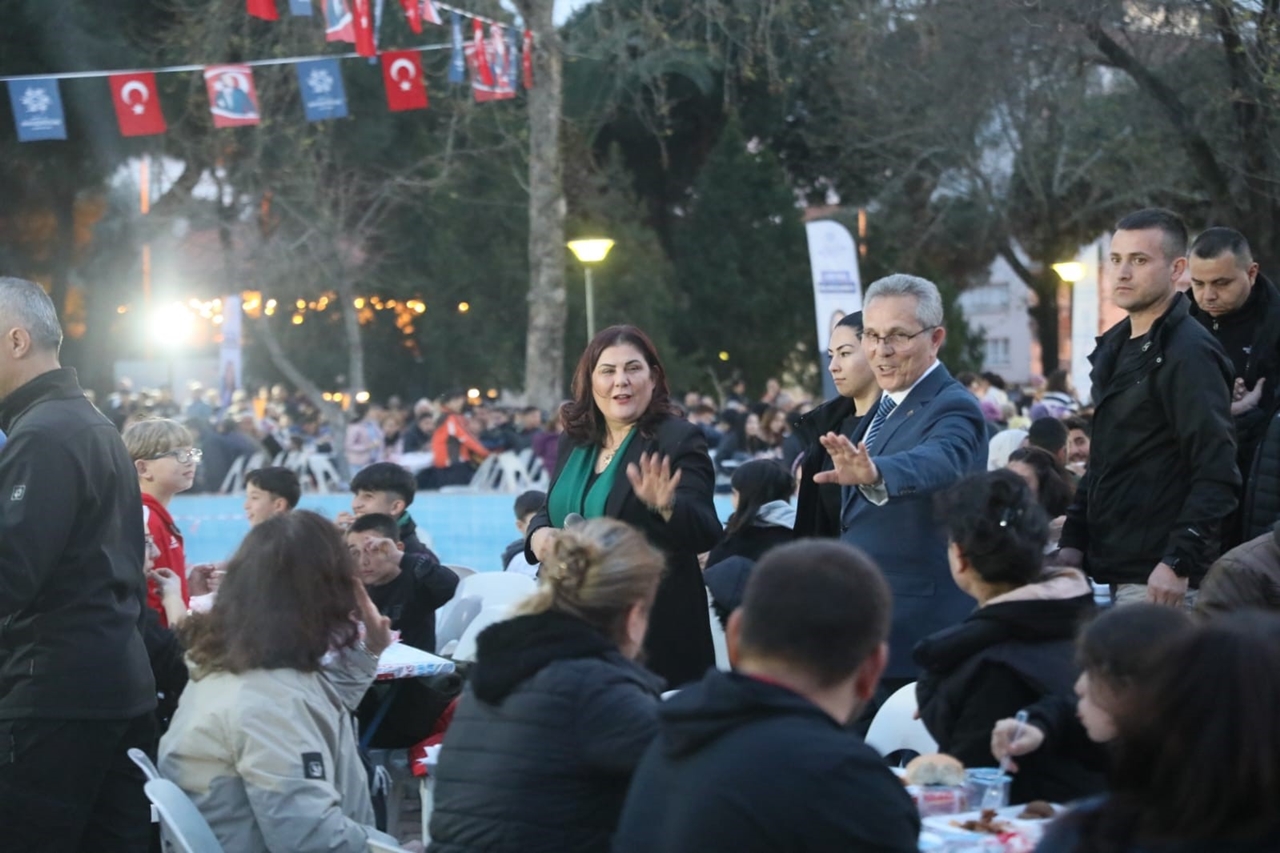 Aydın'da 9 noktada toplam 15 bin kişiye iftar yemeği
