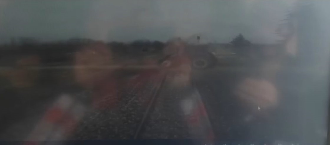 Genç Gazete Isparta'da Trenin Traktörle Çarpışma Anı Güvenlik Kamerasında (2)