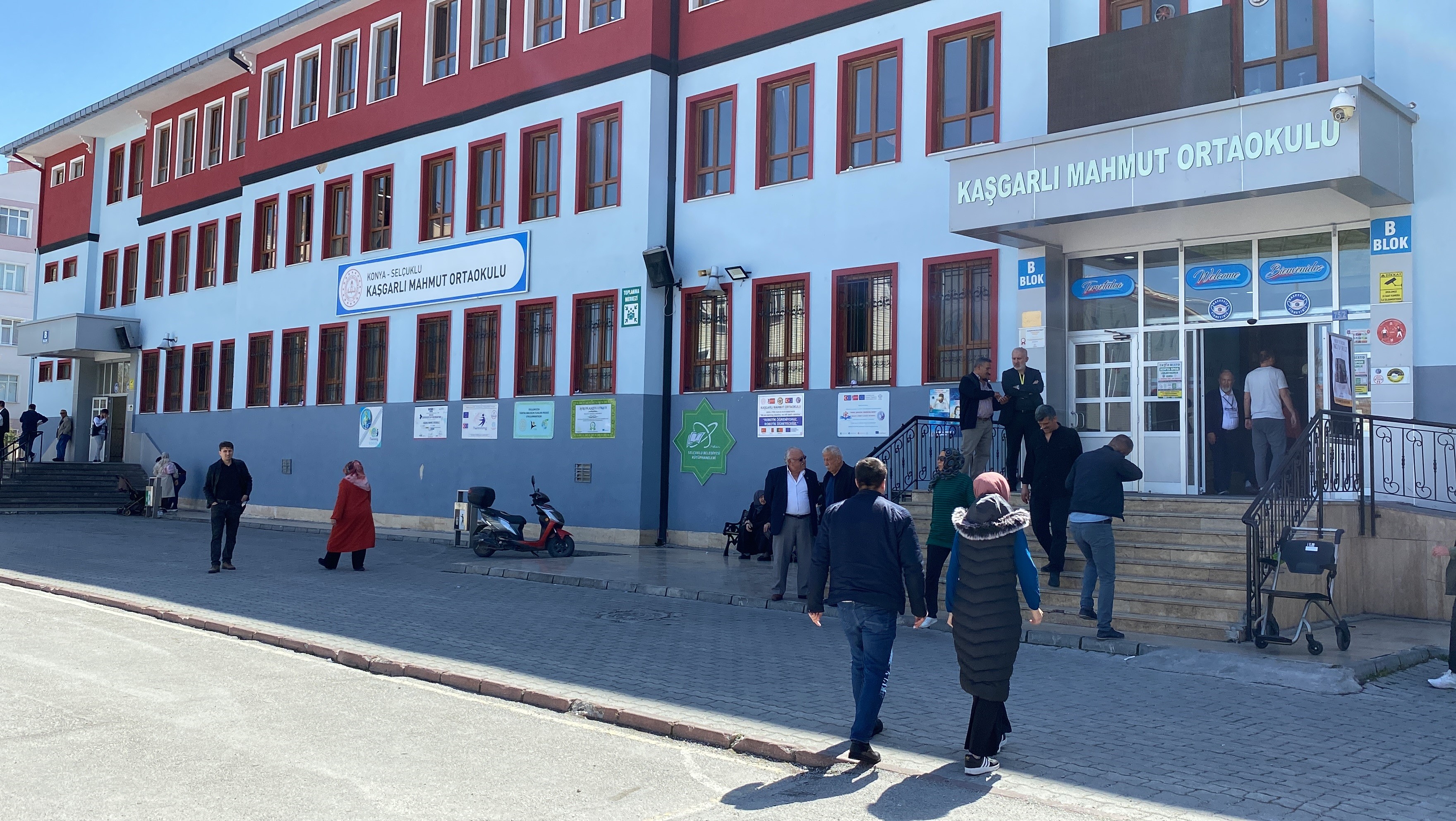 Genç Gazete Konya'da Okul Bahçesinde Kavga Ettiler1