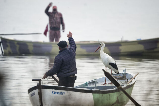Genç Gazete Balıkçı Adem Amca'dan Yaren Leyleğe Bayram Hediyesi1