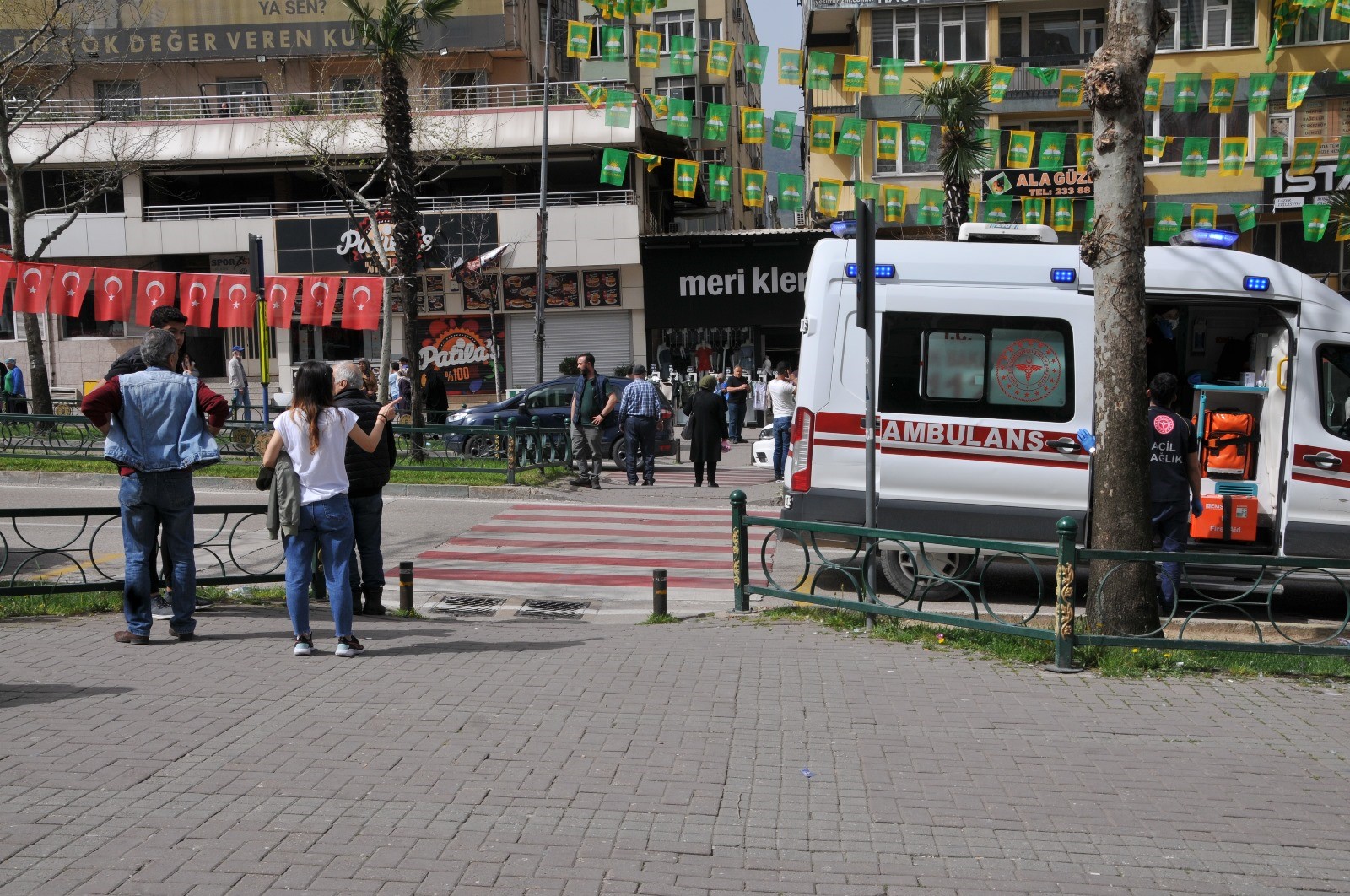 Genç Gazete Bursa’da Feci Kaza İki Çocuğunun Gözleri Önünde Can Verdi3