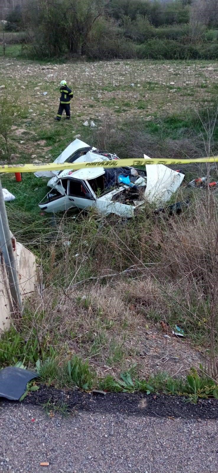 Genç Gazete Motosiklete Çarpan Otomobil Köprüden Uçtu 3 Kişi Öldü    (2)