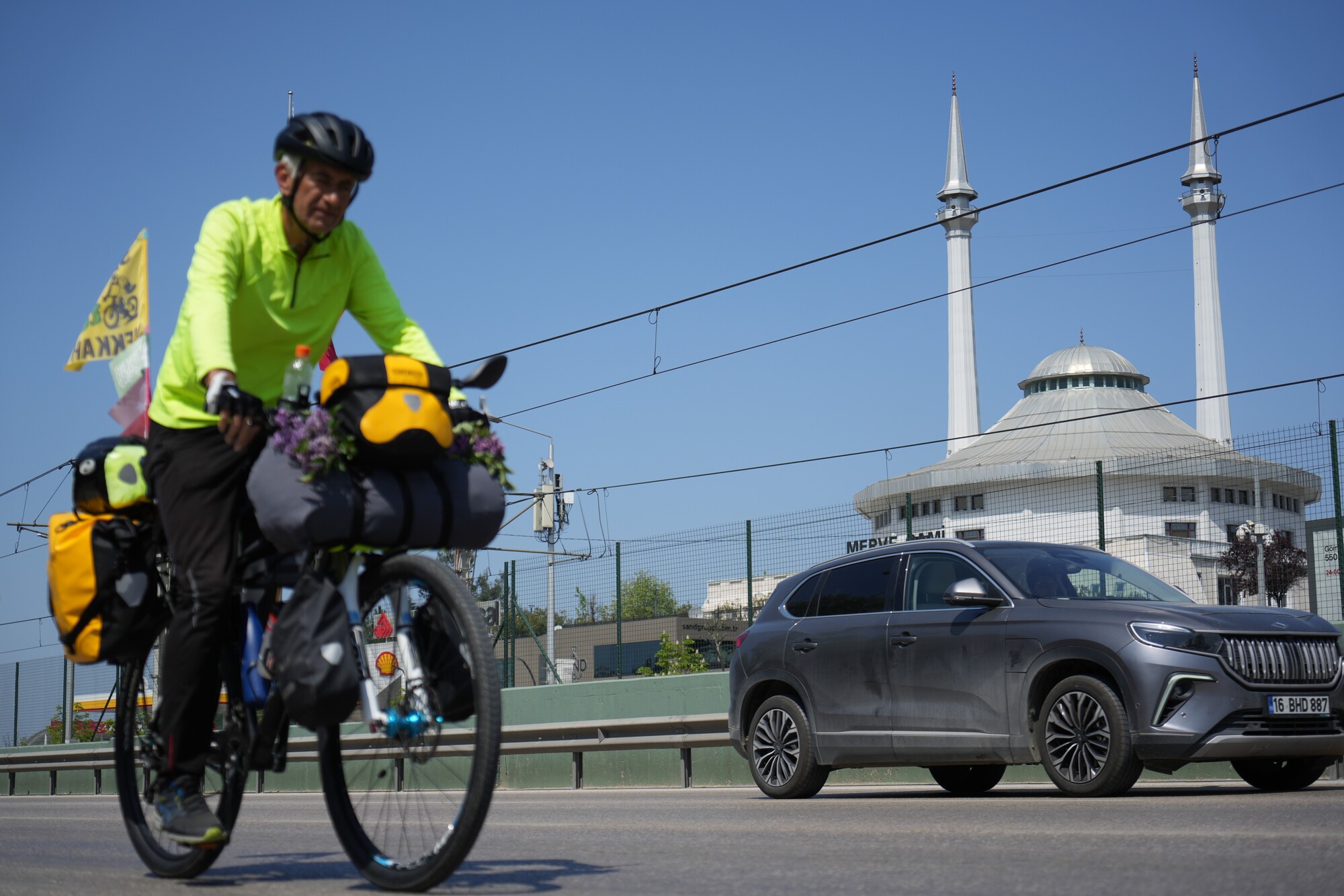Genç Gazete Üsküp'ten Mekke'ye Bisikletle Hac Yolculuğu Bursa'da Mola Verdiler (3)