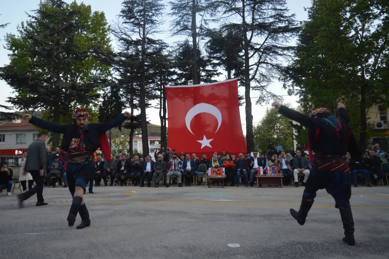 Bursa’da Dağder Büyük Danışık Gecesi Büyüledi2 Gencgazete