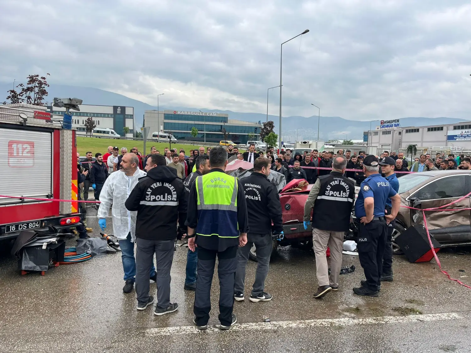 Bursa'da Yağmurda Kontrolden Çıkan Tofaş, Ters Şeride Girdi 2 Ölü 1 Yaralı1 Gencgazete