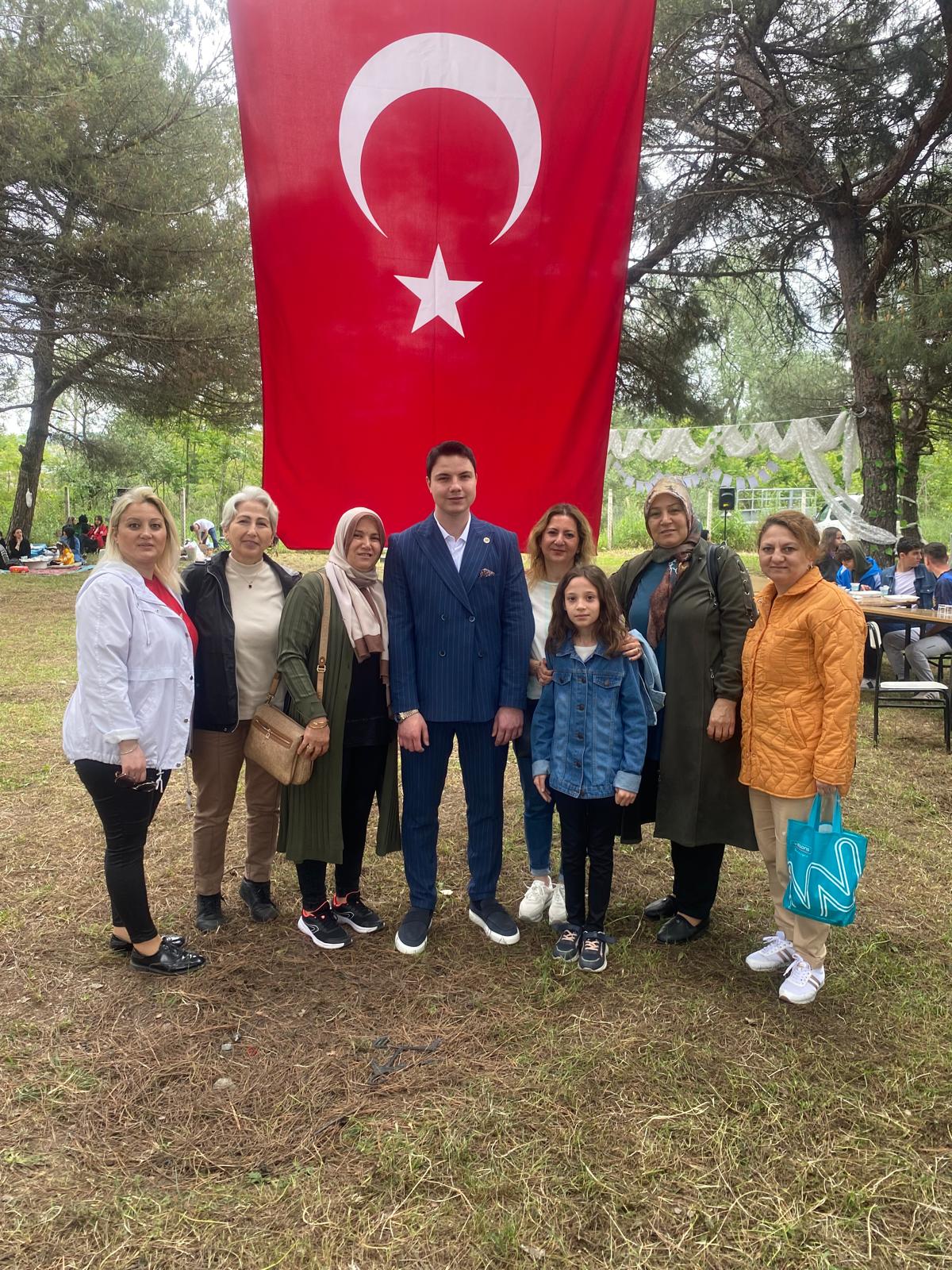 Genç Gazete Chp İlçe Başkanı Zemci Şahin'in Yoğun Hafta Sonu Etkinlikleri Ve Anneler Günü Mesajı3