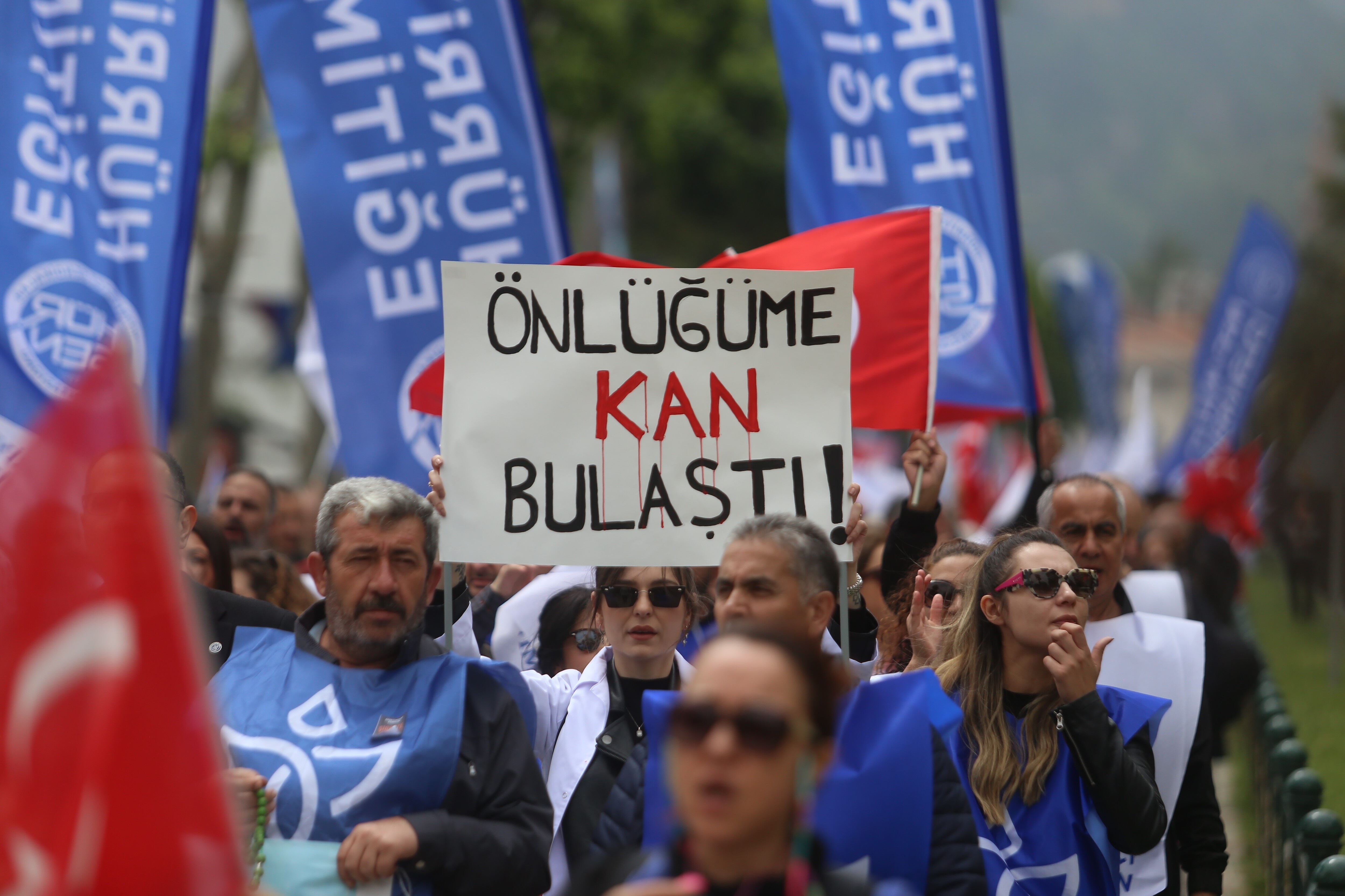 İstanbul’da Bir Öğretmenin Öldürülmesi Bursa’da Protesto Edildi1