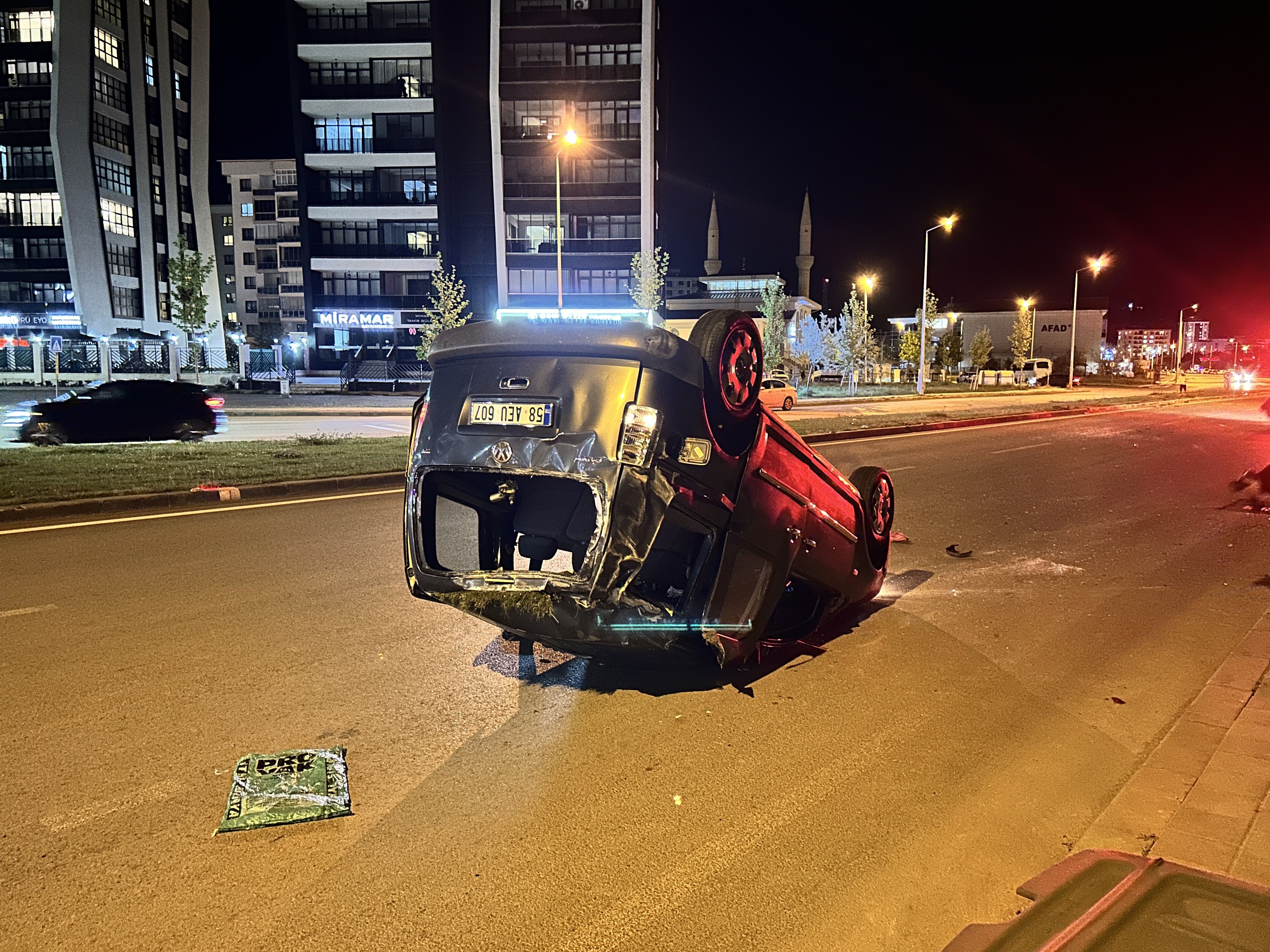 Kontrolden Çıkan Araç Takla Atıp 70 Metre Sürüklendi 6 Yaralı