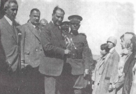 Ulu Önder Atatürk Genç Gazete