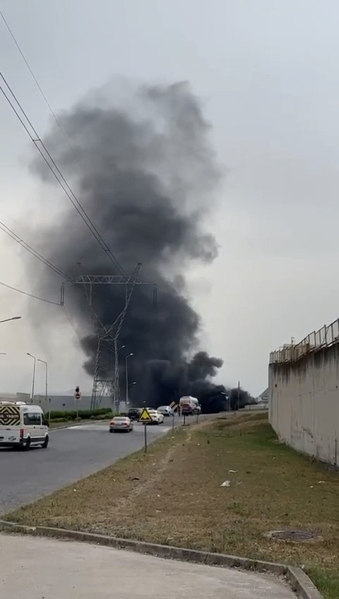 Bursa'da Fabrikada Korkutan Yangın! Şehri Duman Kapladı! (5)