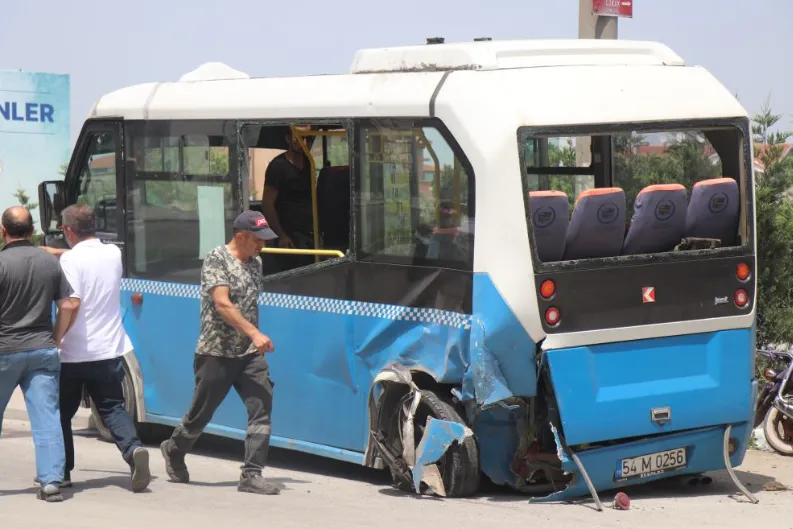 Cip İle Toplu Taşıma Aracı Çarpıştı 7 Yaralı (4)