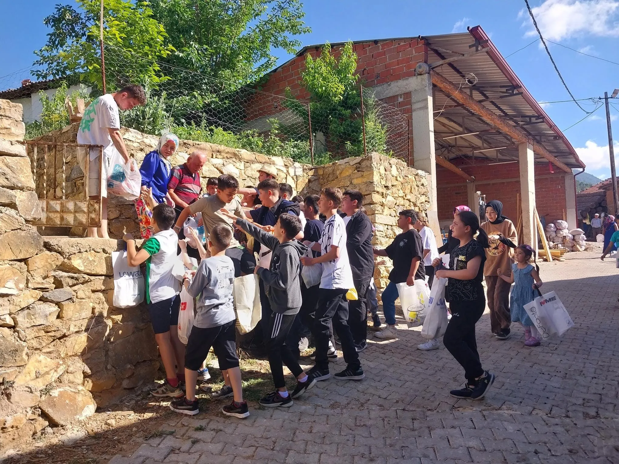 Genc Gazete Bursa Keles Adak Kurban Cocuklar Arefe (3)